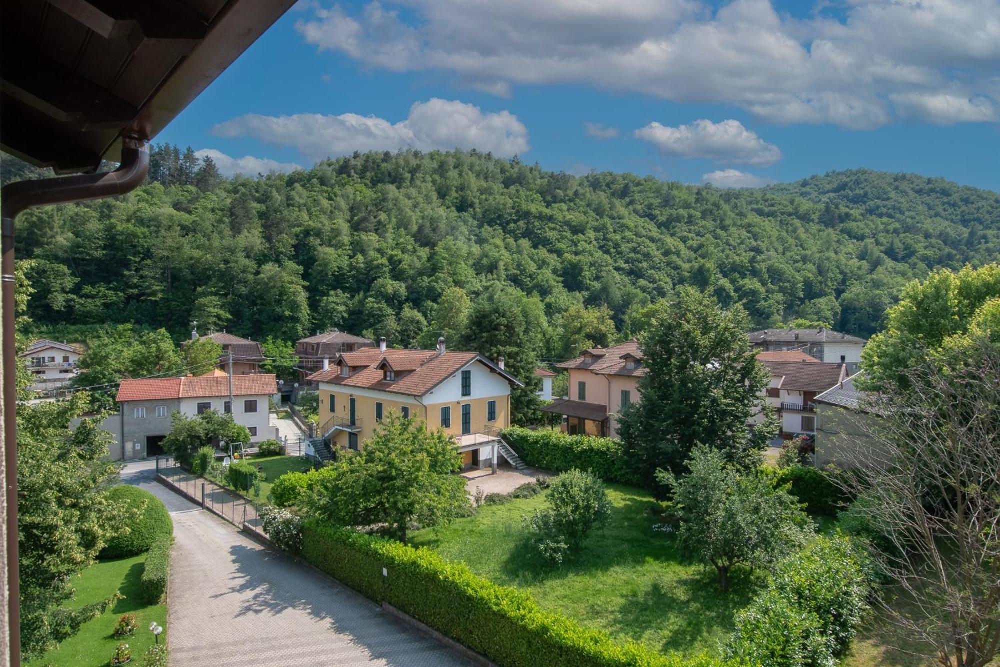 Hotel Villa Elia Calizzano Exteriör bild