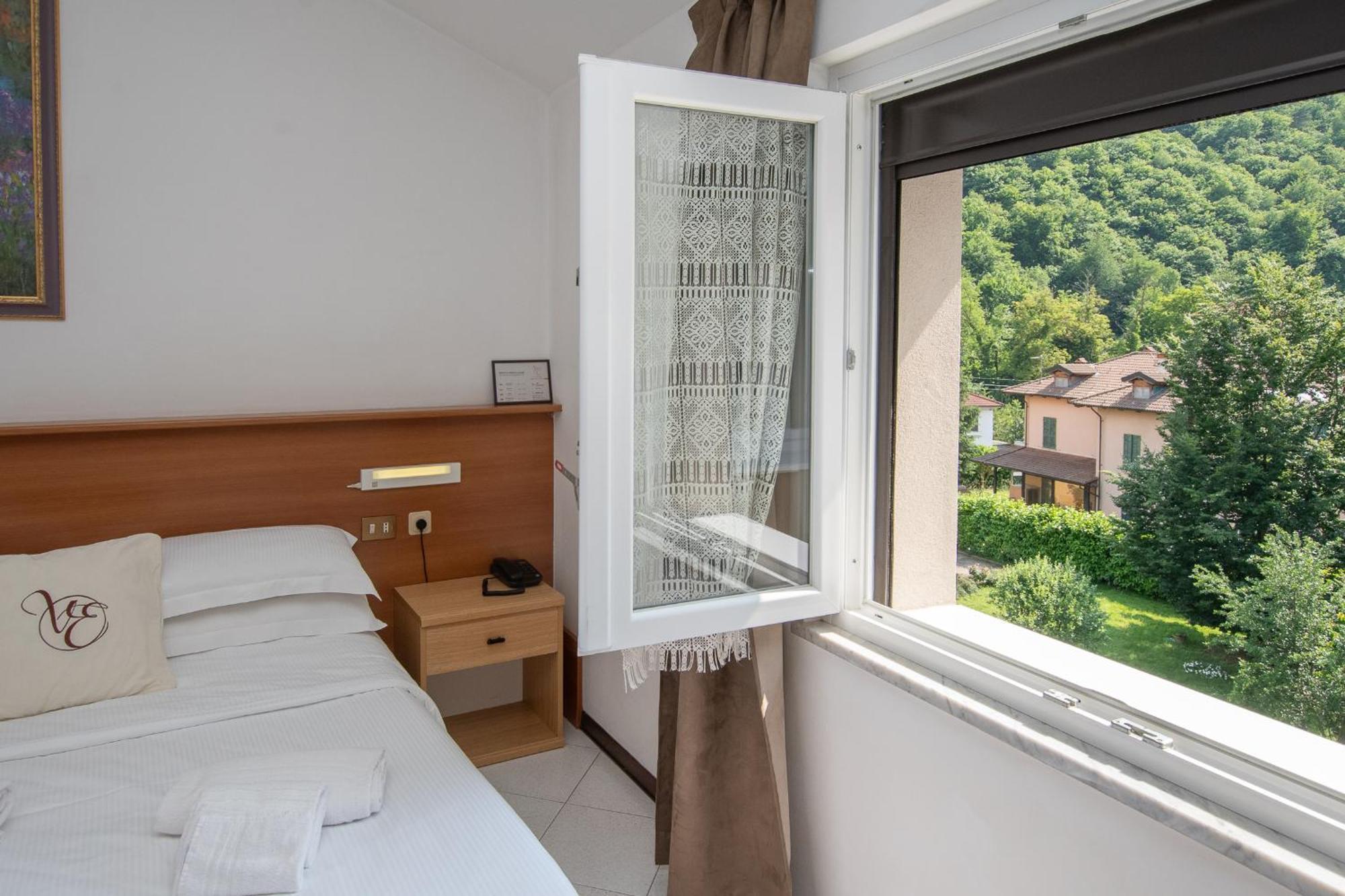 Hotel Villa Elia Calizzano Exteriör bild